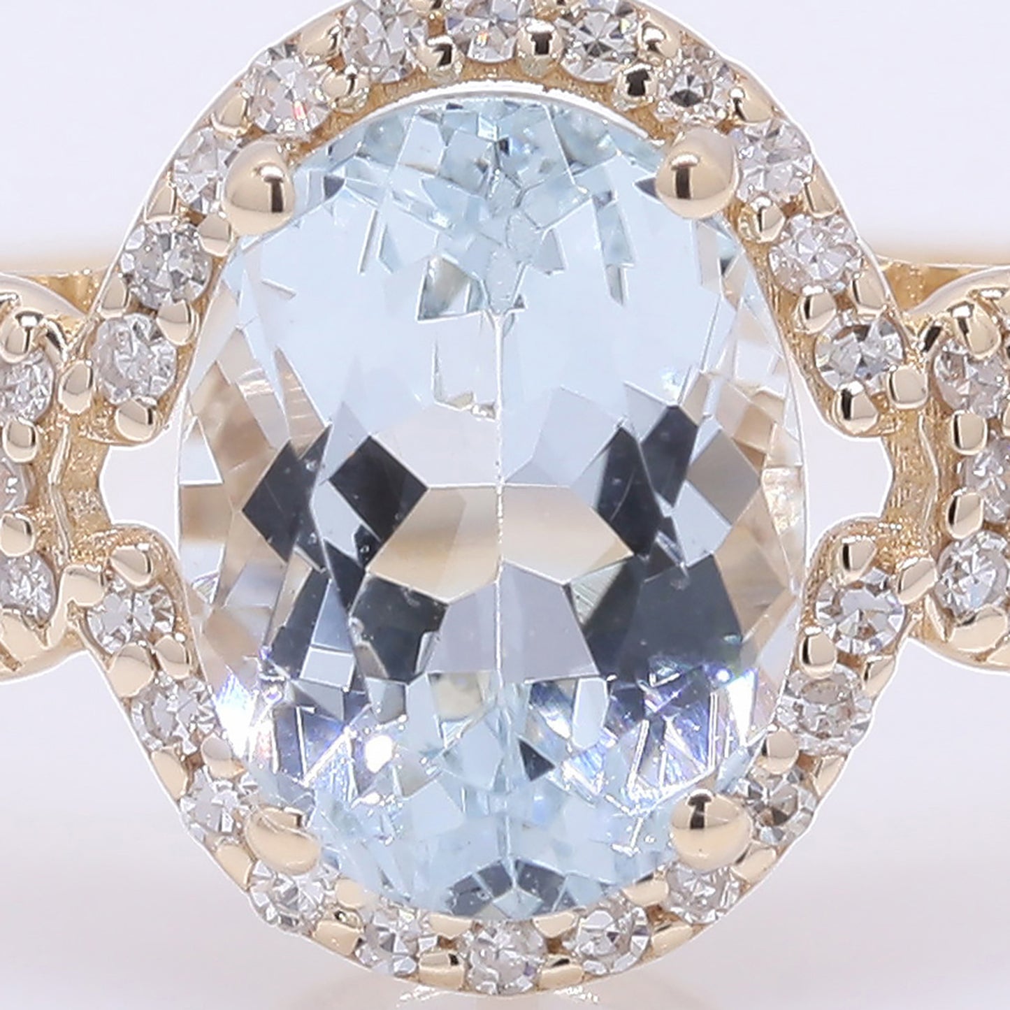 1.59 Ct Oval Mixed Cut Natural Aquamarine 14K Gold Ring