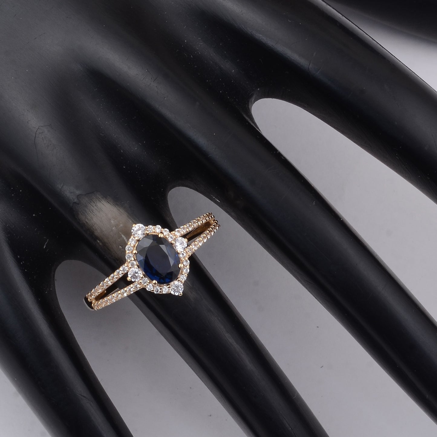 1.44 Ct Oval Sapphire 9K Gold Ring