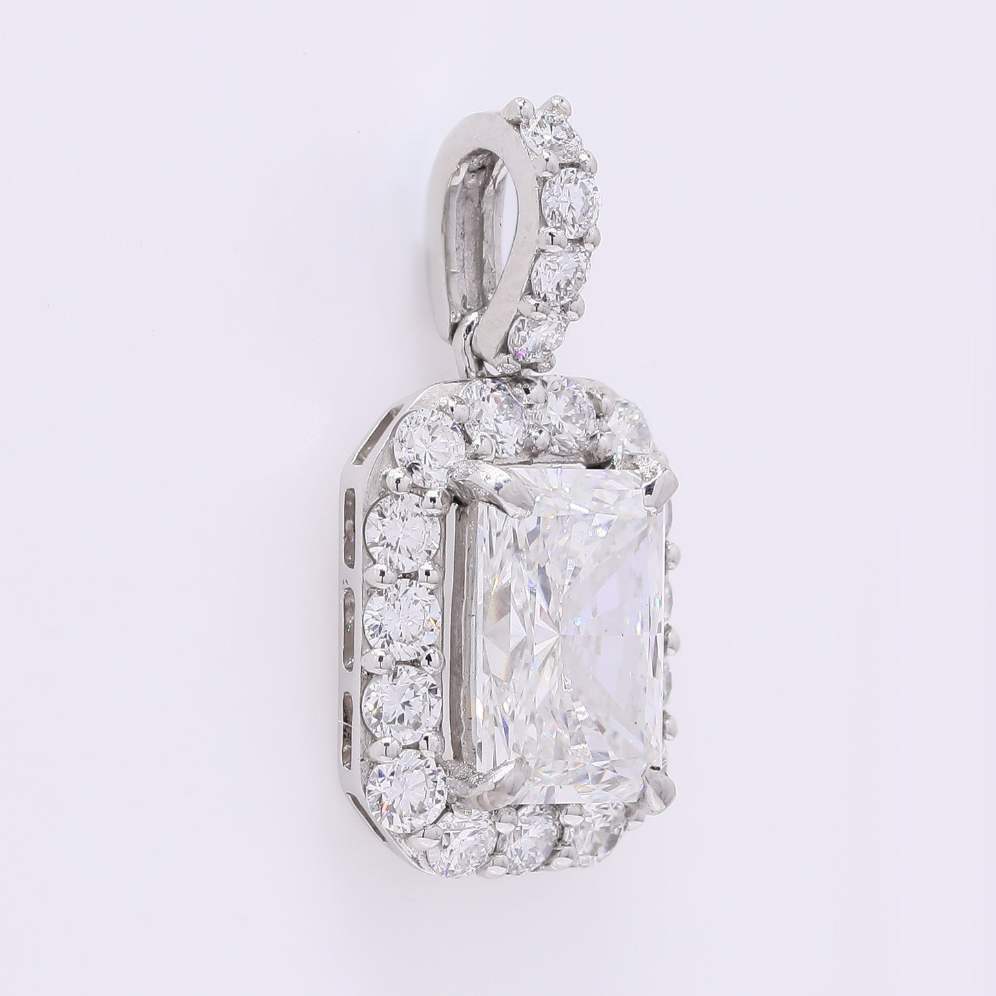 2.59 Carats Lab Grown Diamond 950 Platinum Pendant