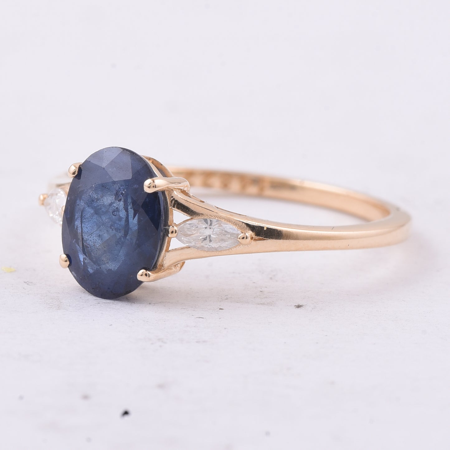 1.83 Ct Oval Natural Sapphire 14K Gold Ring