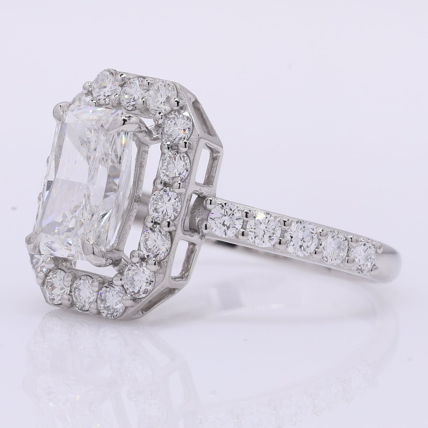2.70 Carats Lab Grown Diamond 950 Platinum Ring