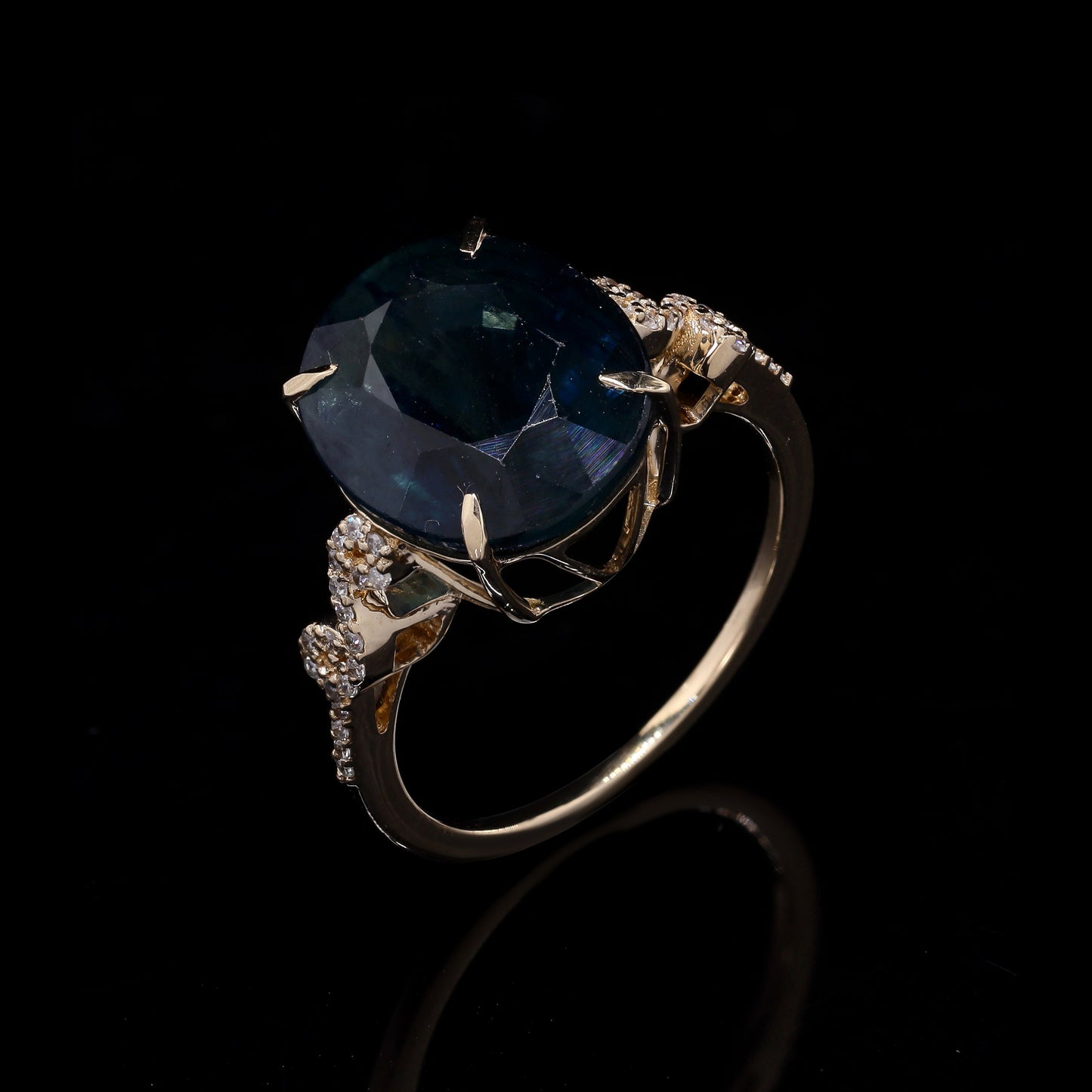 9.26 Ct Oval Mixed Cut Natural Corundum Sapphire 14K Gold Ring