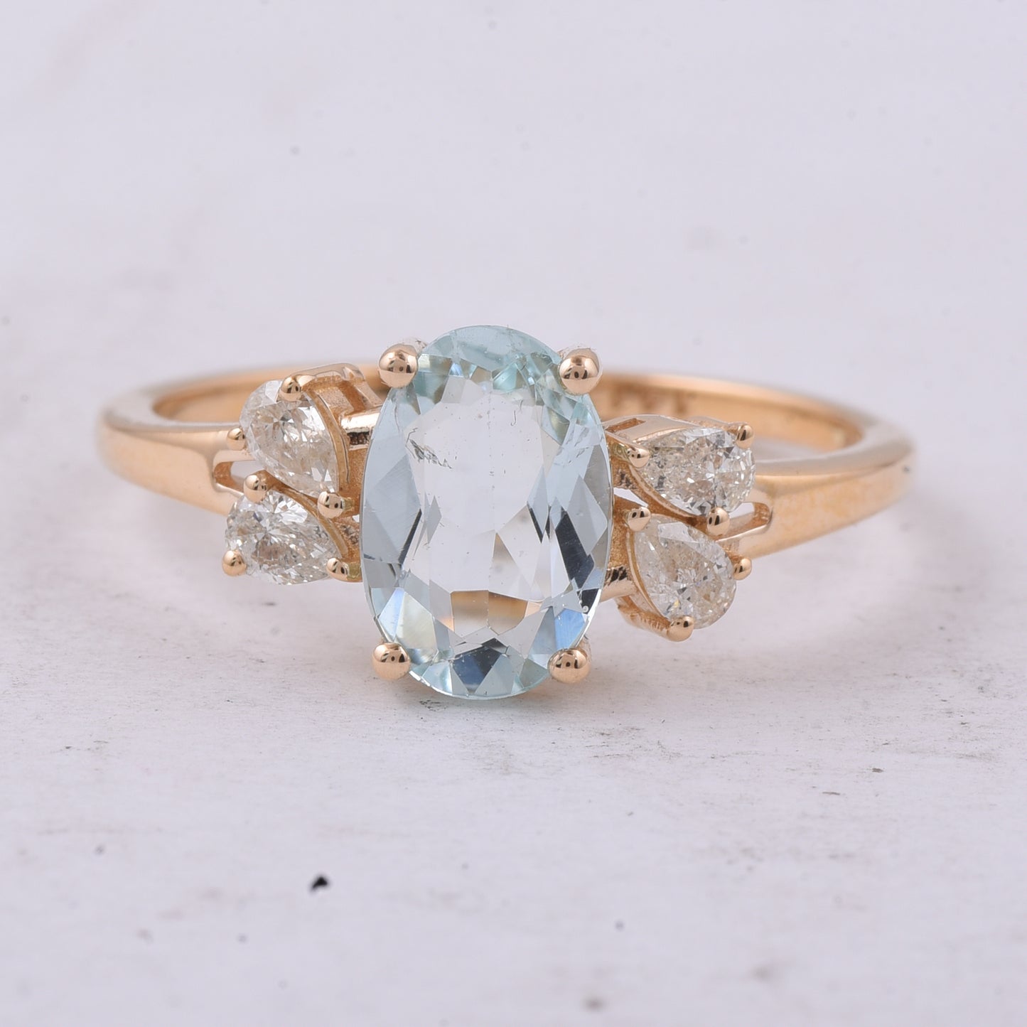 1.24 Ct Oval Natural Aquamarine 14K Gold Ring