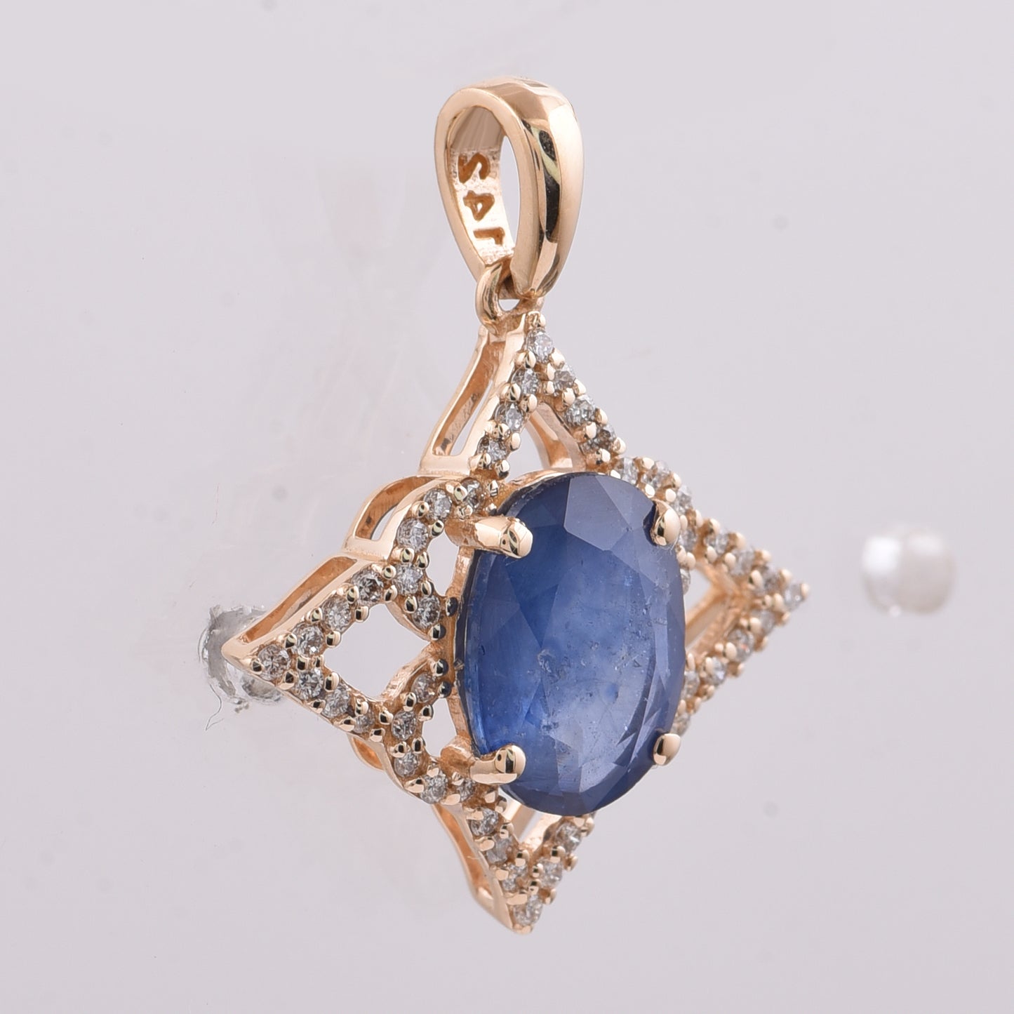 2.24 Ct Oval Natural Sapphire 14K Gold Pendant