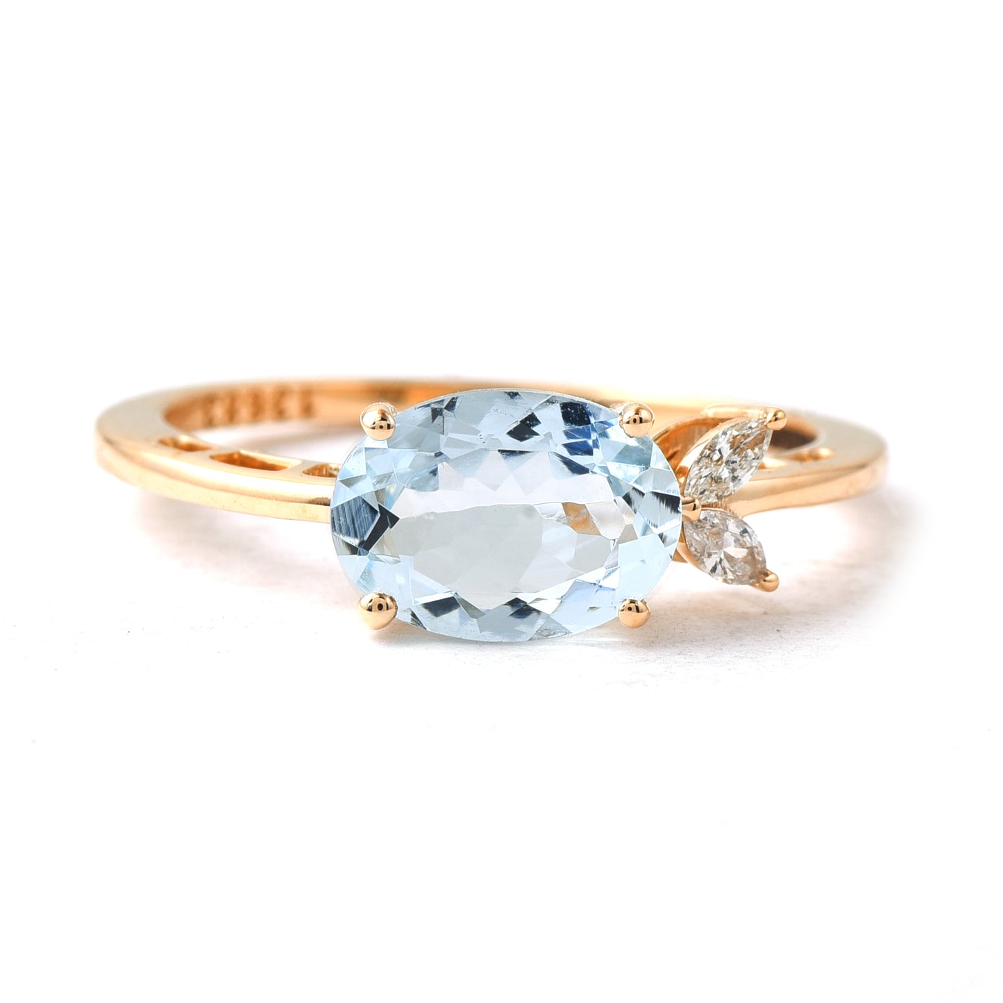 1.73 Ct Oval Mixed Cut Natural Aquamarine 14K Gold Ring