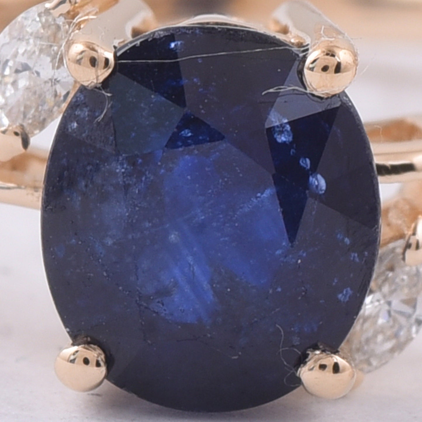 1.87 Ct Oval Natural Sapphire 14K Gold Ring