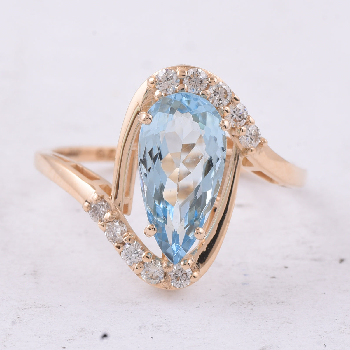 2.20 Ct Pear Natural Aquamarine 14K Gold Ring