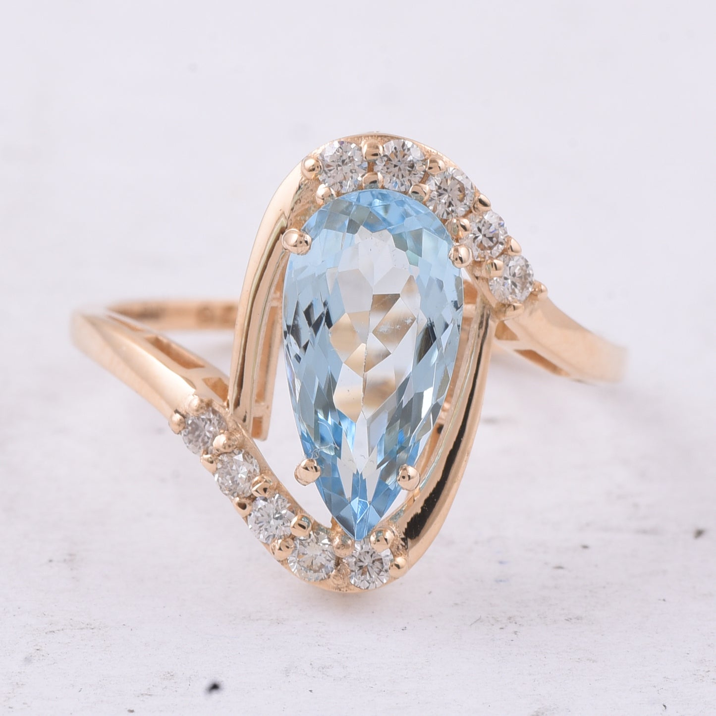 2.20 Ct Pear Natural Aquamarine 14K Gold Ring