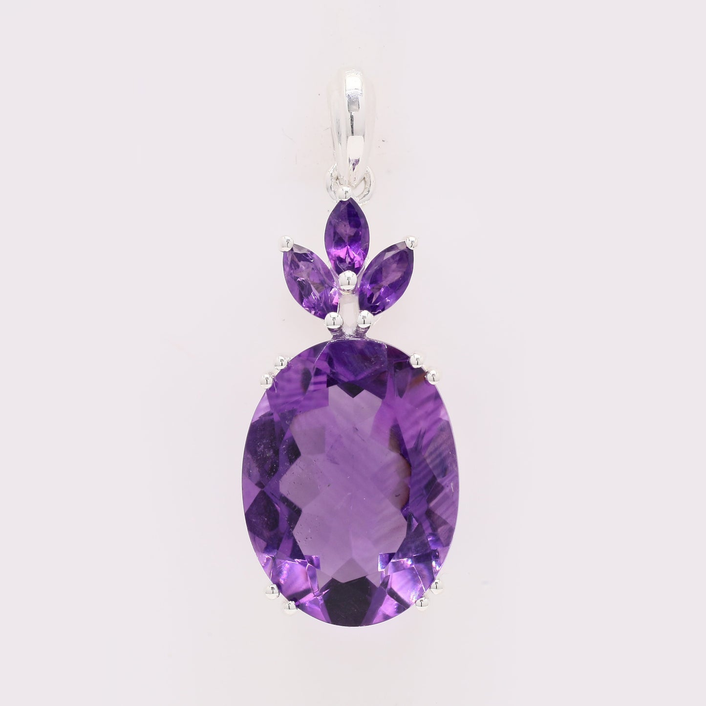 7.93 Ct Oval Amethyst 925 Silver Pendant