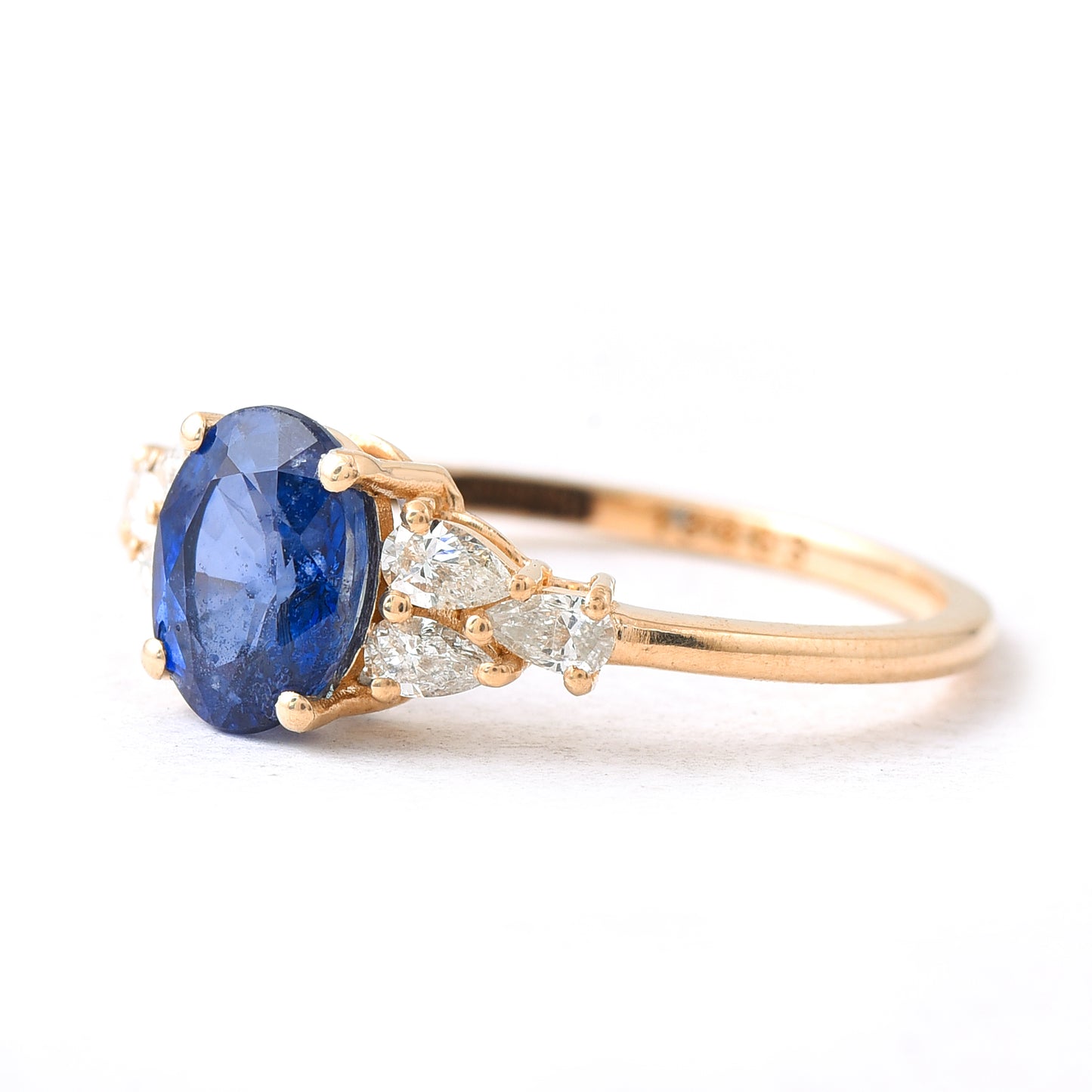 1.86 Ct Oval Sapphire 14K Gold Ring