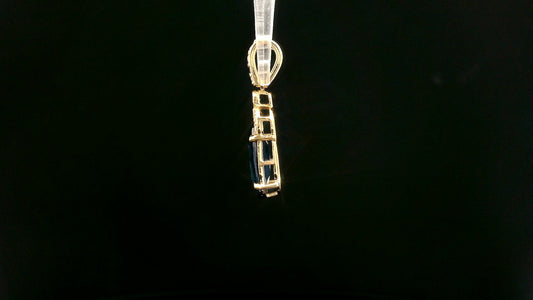 2.51 Ct Oval Mixed Cut Natural Corundum Sapphire 14K Gold Pendant