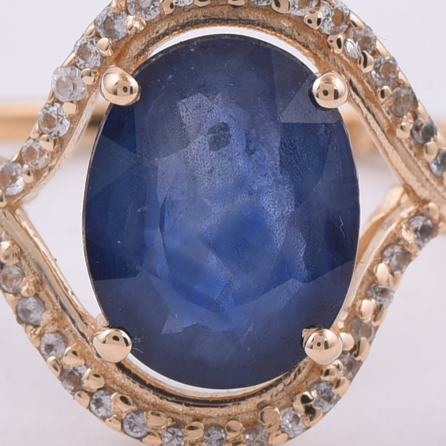 2.64 Ct Oval Natural Sapphire 14K Gold Ring