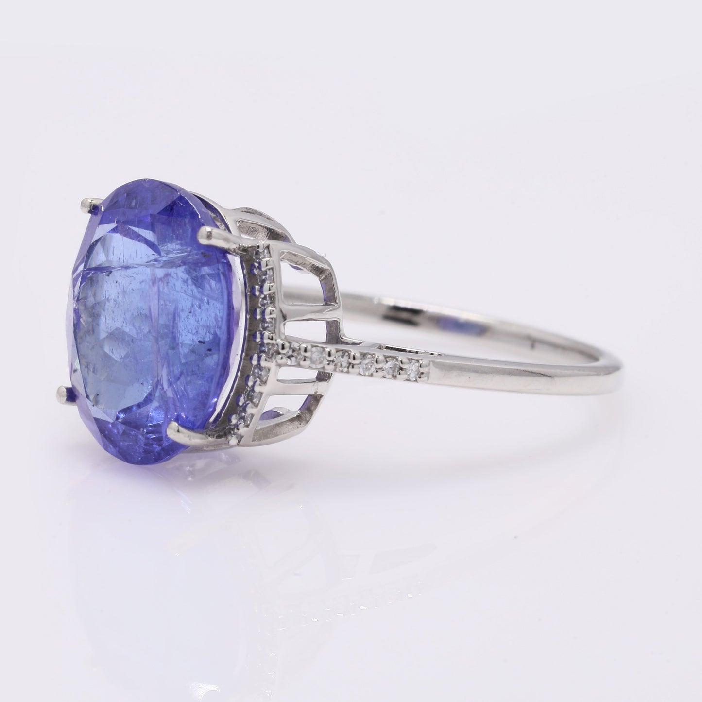 5.56 Ct Oval Mixed Cut Natural Tanzanite 950 Platinum Ring