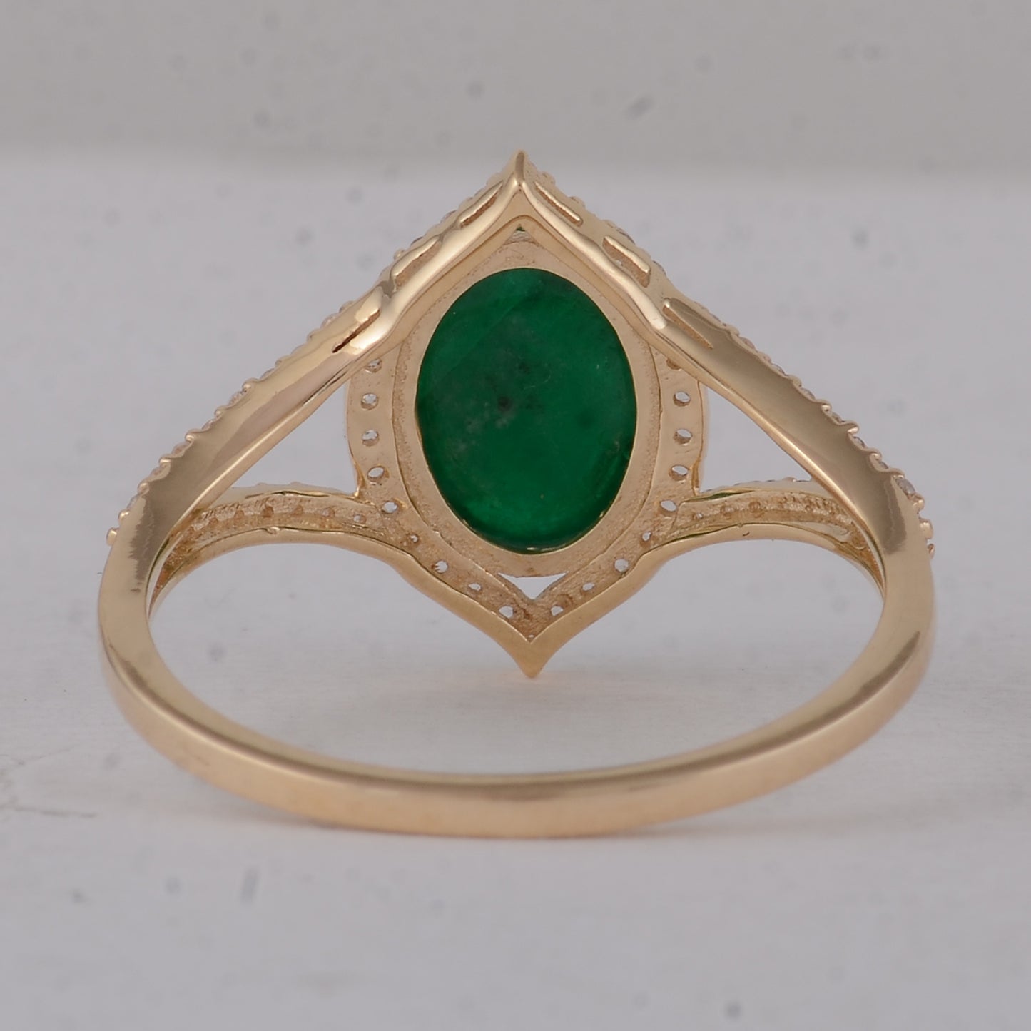 2.23 Ct Oval Emerald 9K Gold Ring