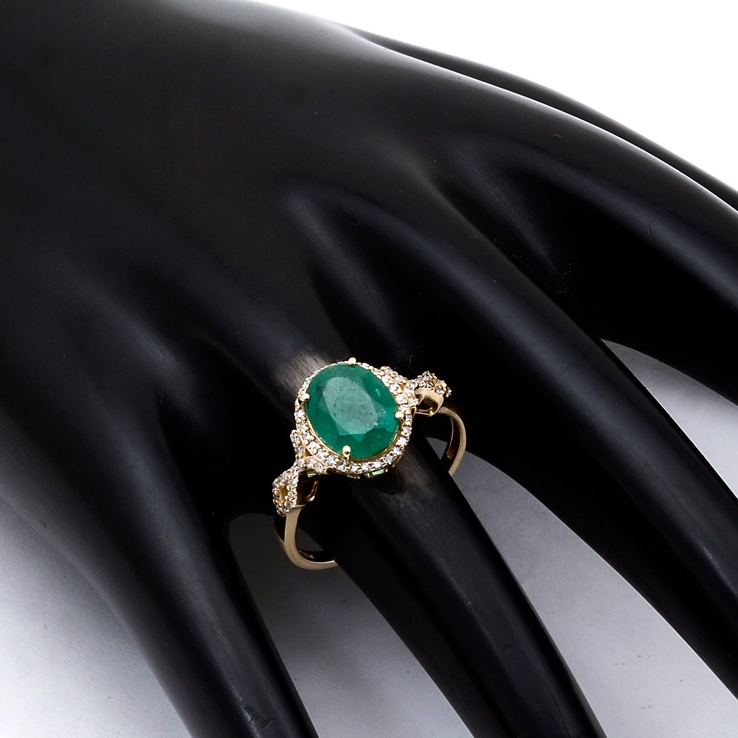 2.25 Ct Oval Natural Emerald 14K Gold Ring