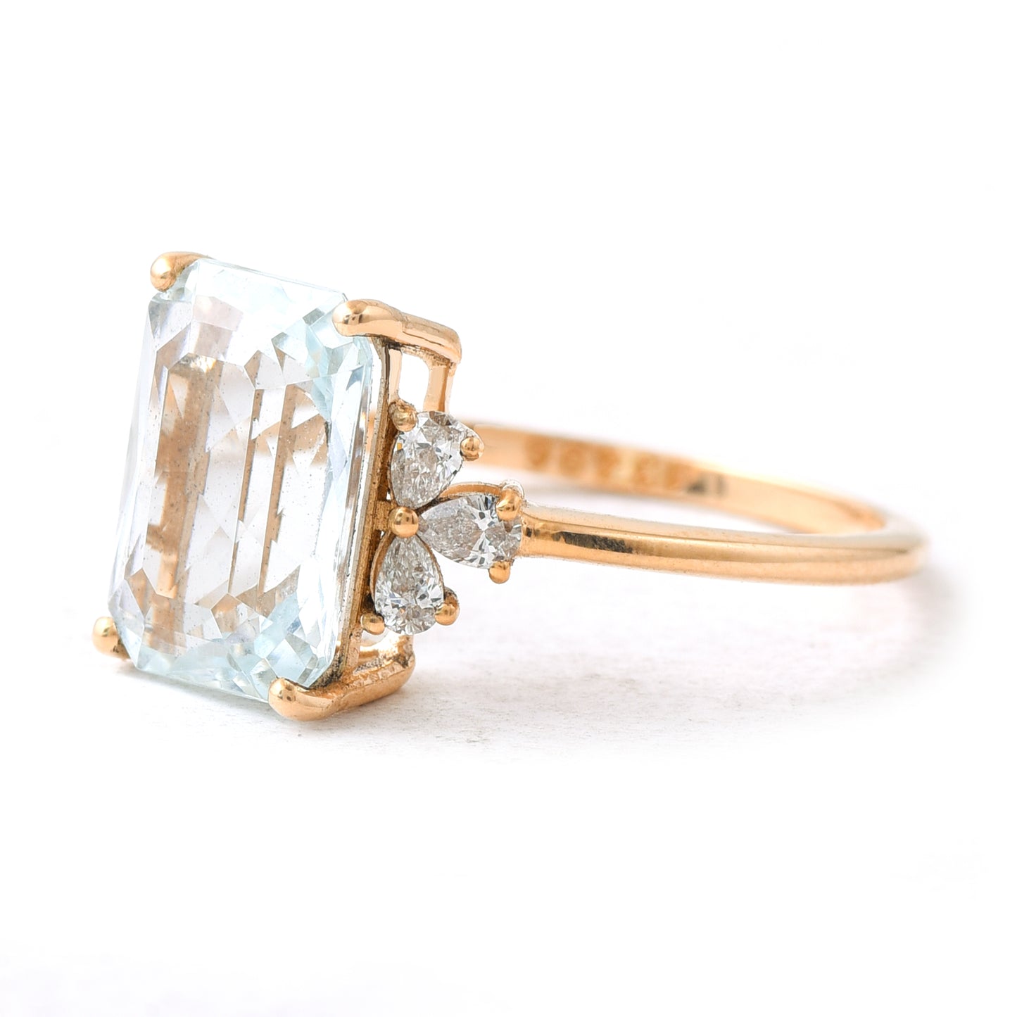 3.30 Ct Octagon Aquamarine 14K Gold Ring