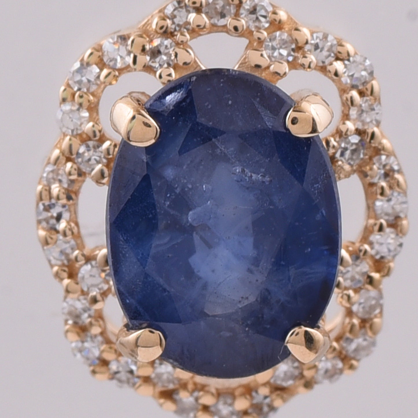 2.26 Ct Oval Natural Sapphire 14K Gold Pendant