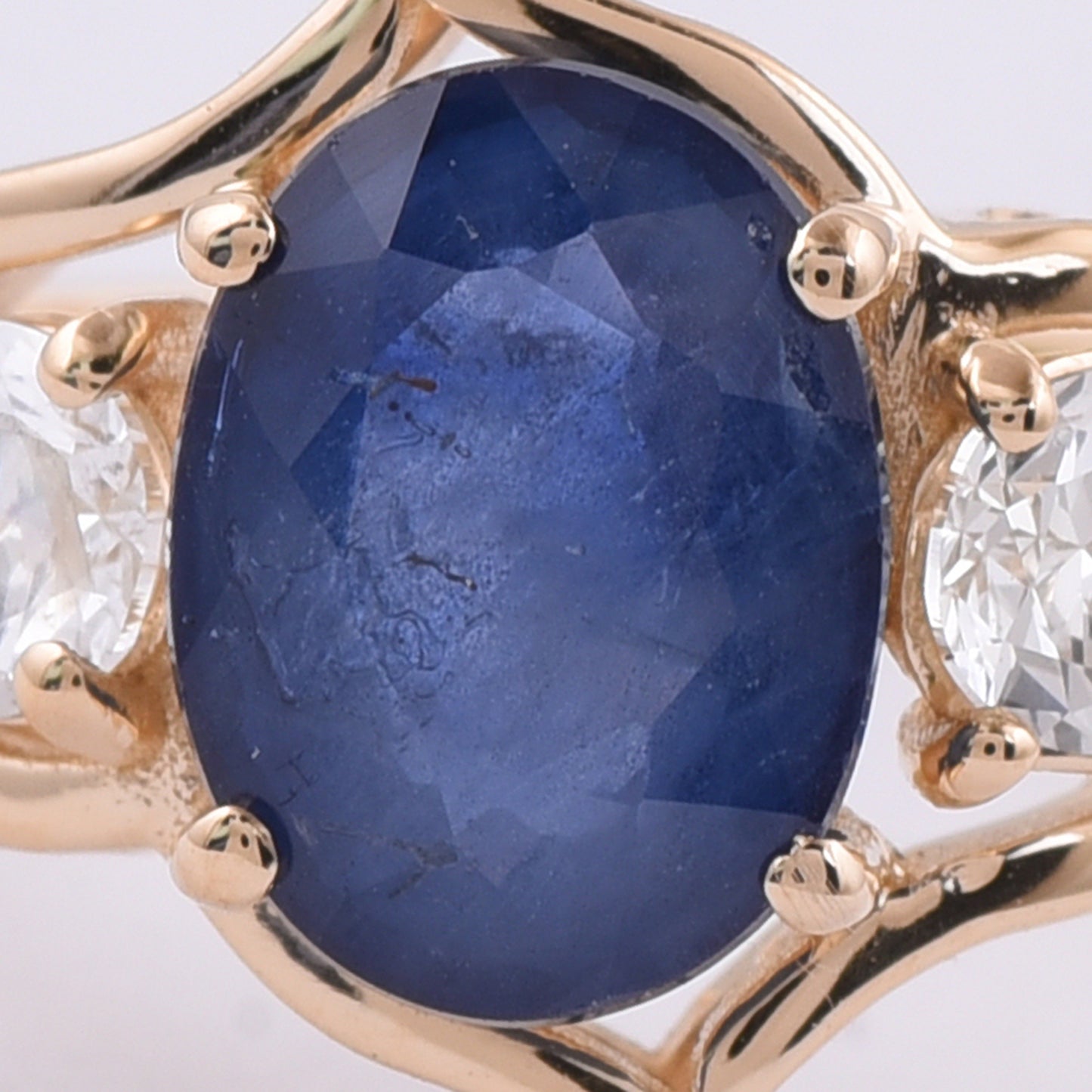 2.22 Ct Oval Natural Sapphire 14K Gold Ring