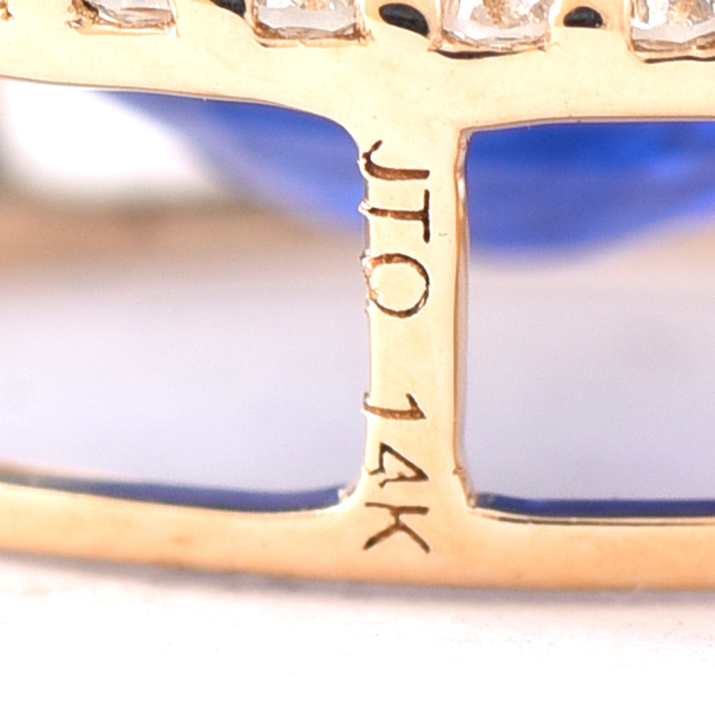 3.59 Ct Oval Mixed Cut Natural Sapphire 14K Gold Pendant