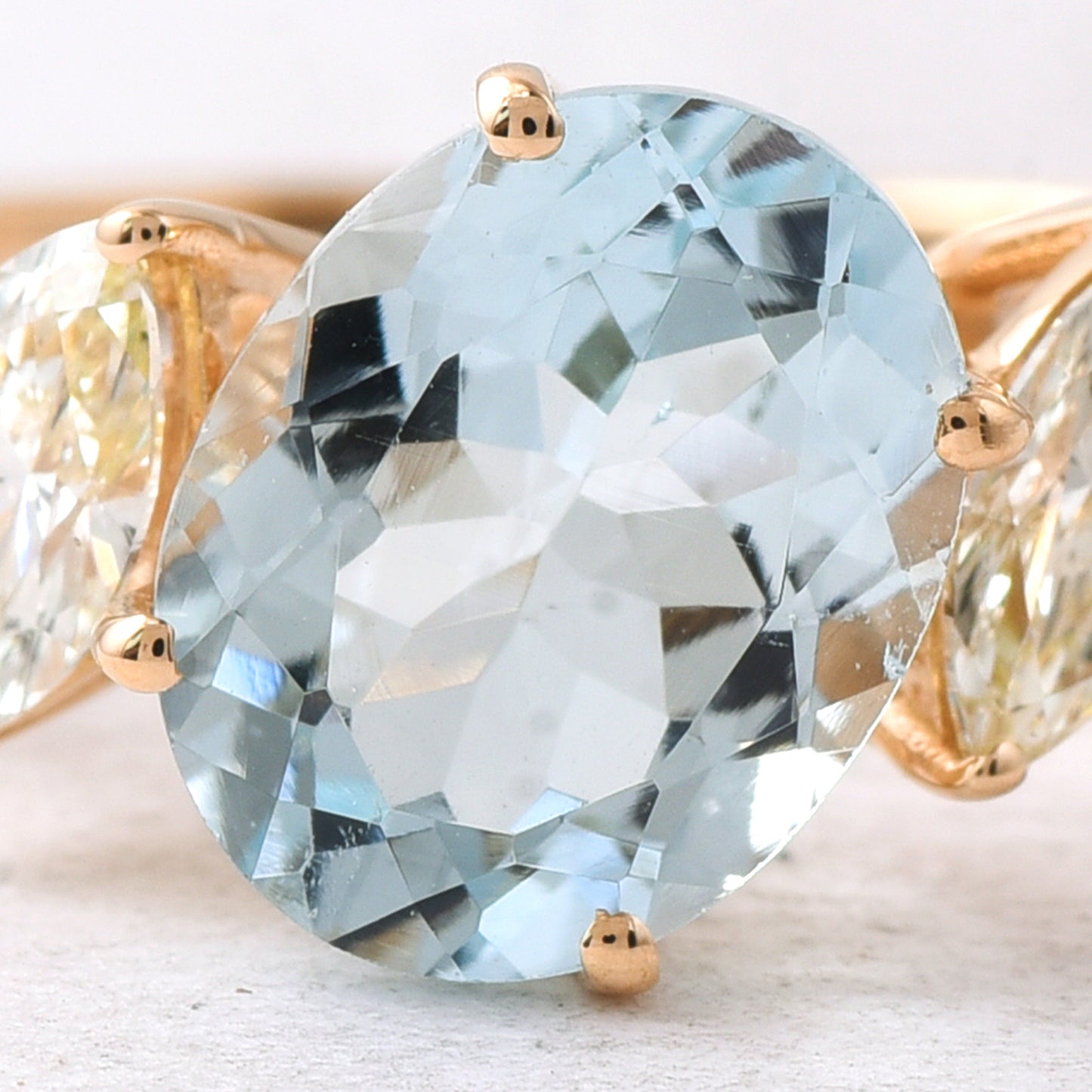 2.17 Ct Oval Aquamarine 14K Gold Ring