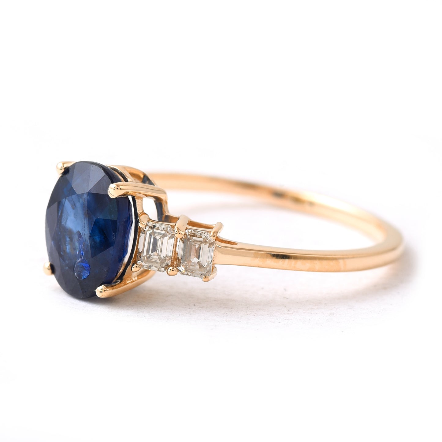 2.18 Ct Oval Sapphire 14K Gold Ring