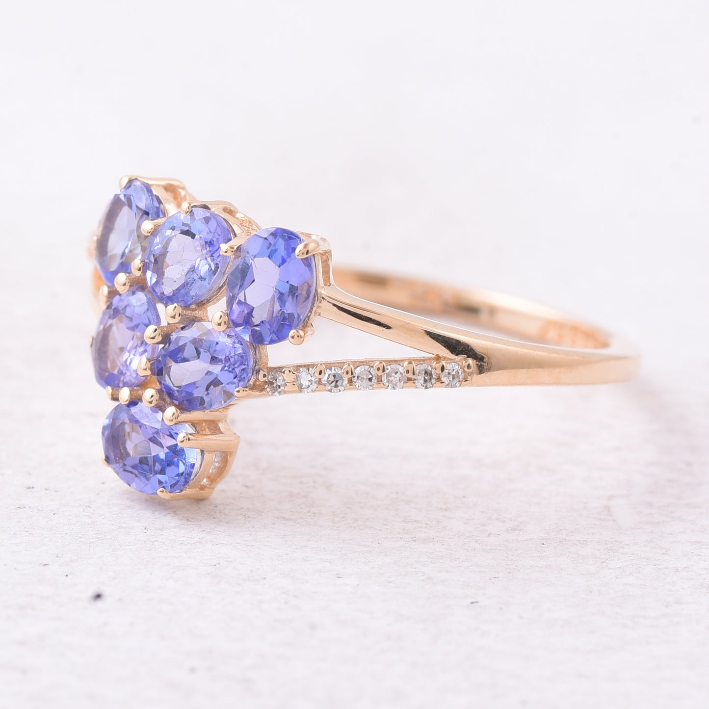 1.27 Ct Oval Natural Tanzanite 14K Gold Ring