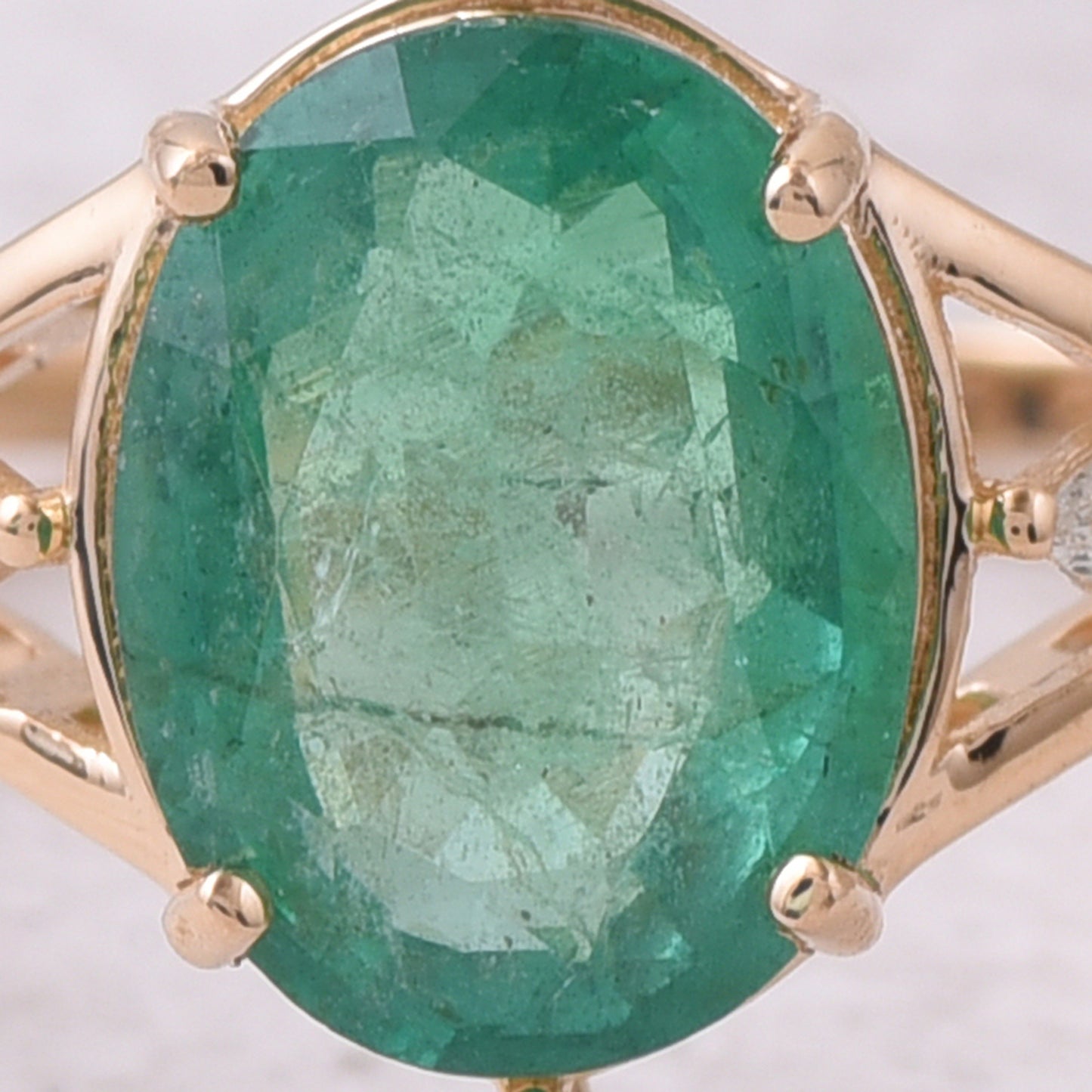 1.80 Ct Oval Natural Emerald 14K Gold Ring