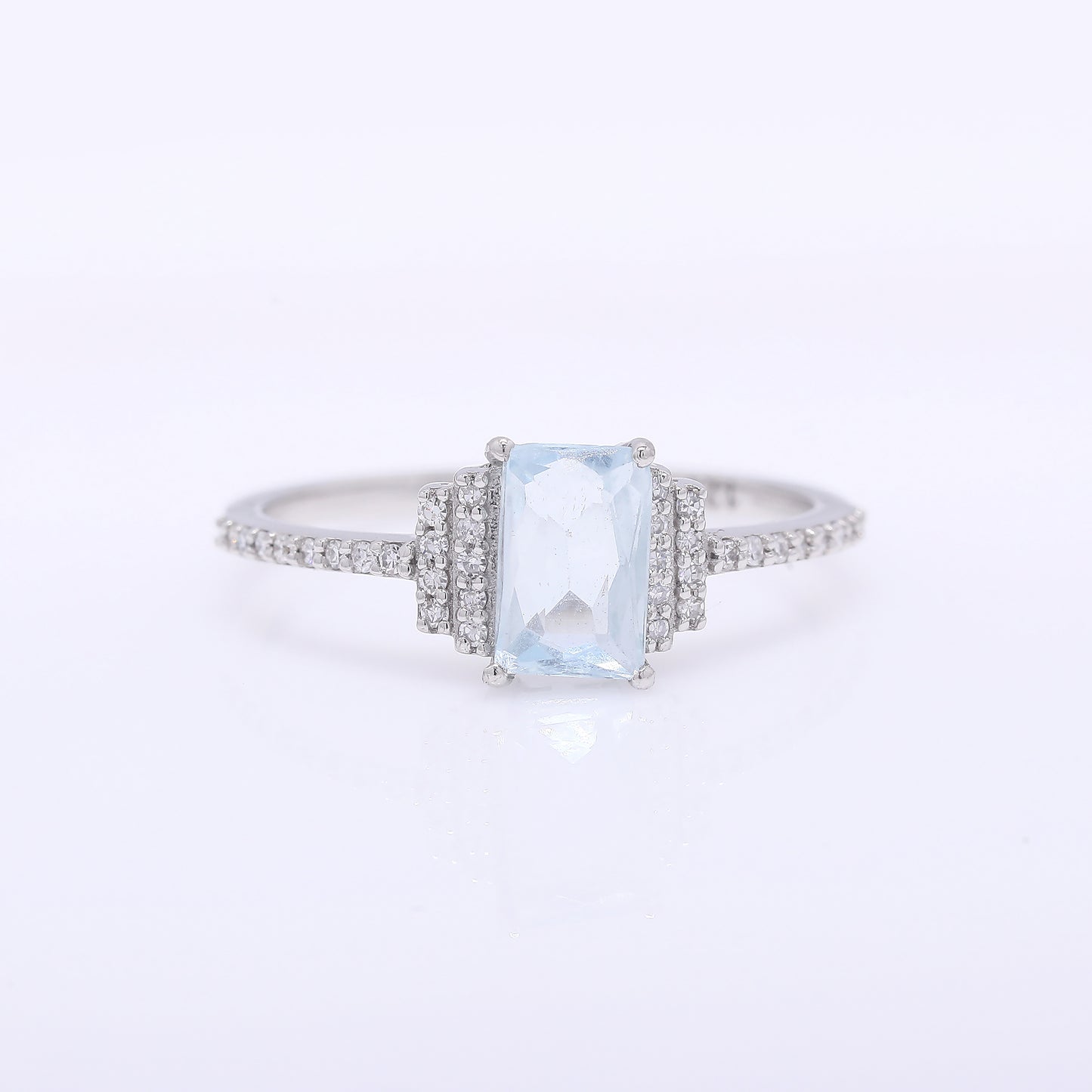 0.95 Ct Rectangle Mixed Cut Natural Aquamarine 950 Platinum Ring
