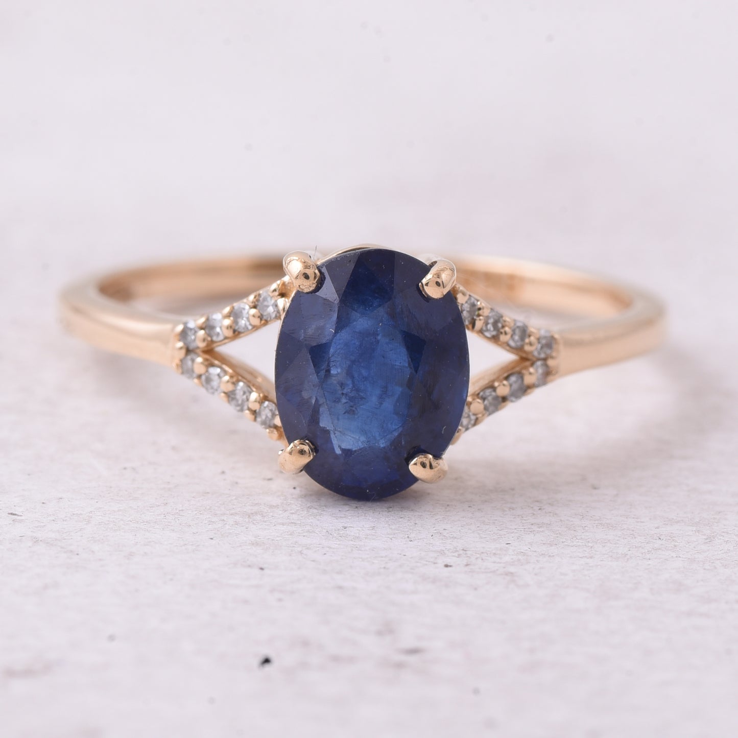 2.05 Ct Oval Mixed Cut Natural Sapphire 14K Gold Ring