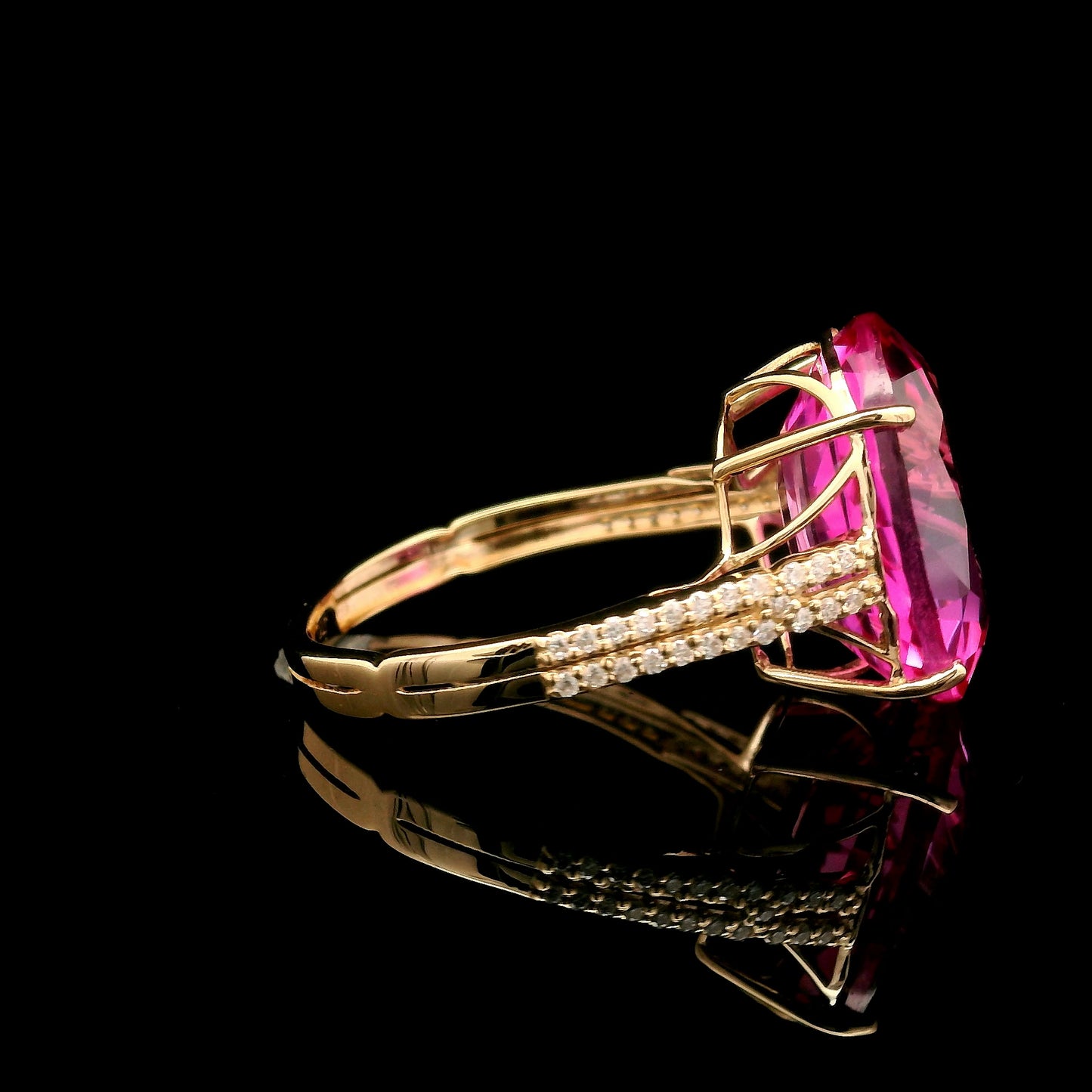 11.26 Ct Oval Mixed Cut Lab Grown Pink Sapphire 14K Gold Ring