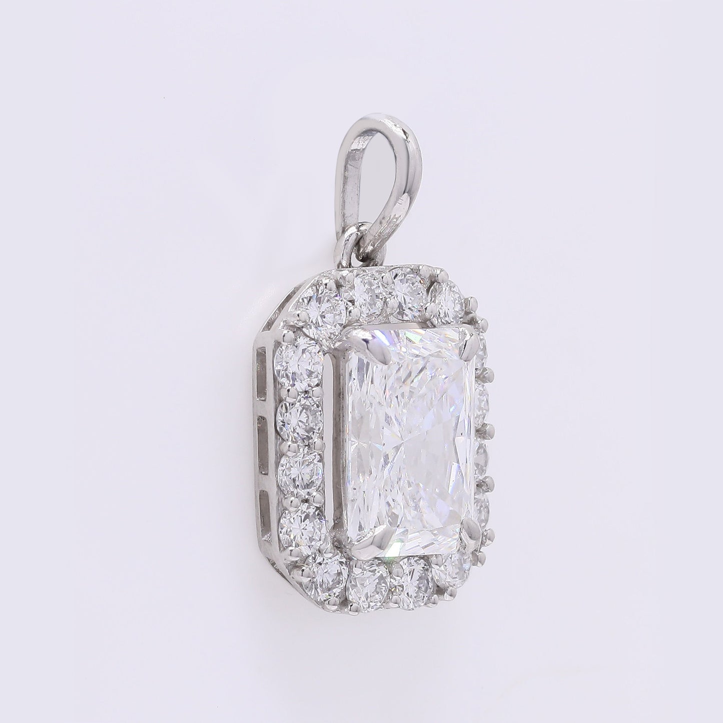 2.55 Carats Lab Grown Diamond 950 Platinum Pendant