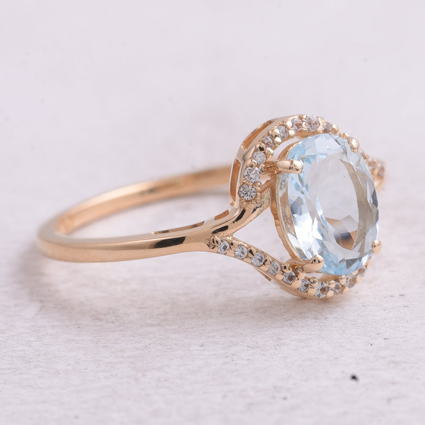 1.25 Ct Oval Natural Aquamarine 14K Gold Ring