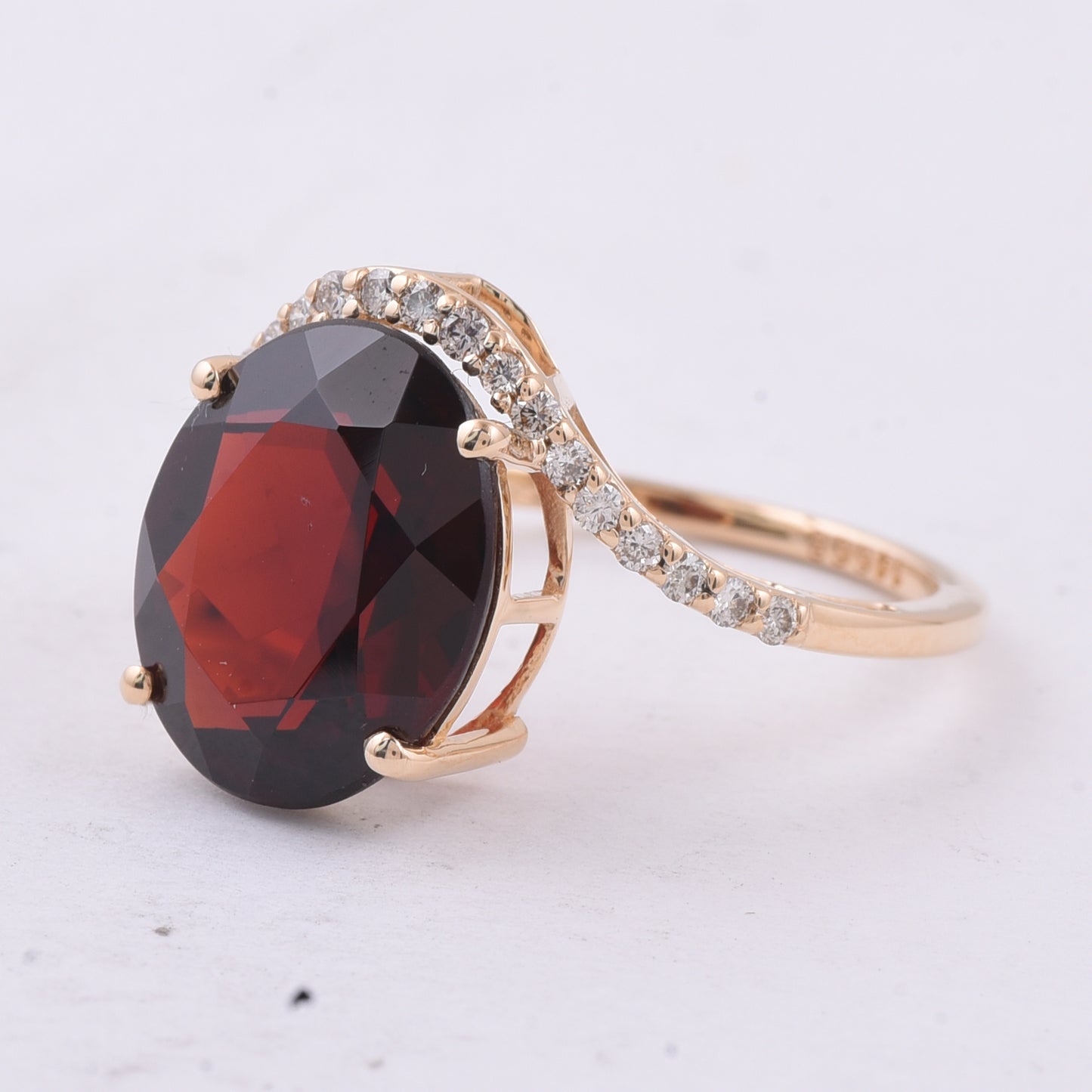 6.72 Ct Oval Natural Garnet 14K Gold Ring