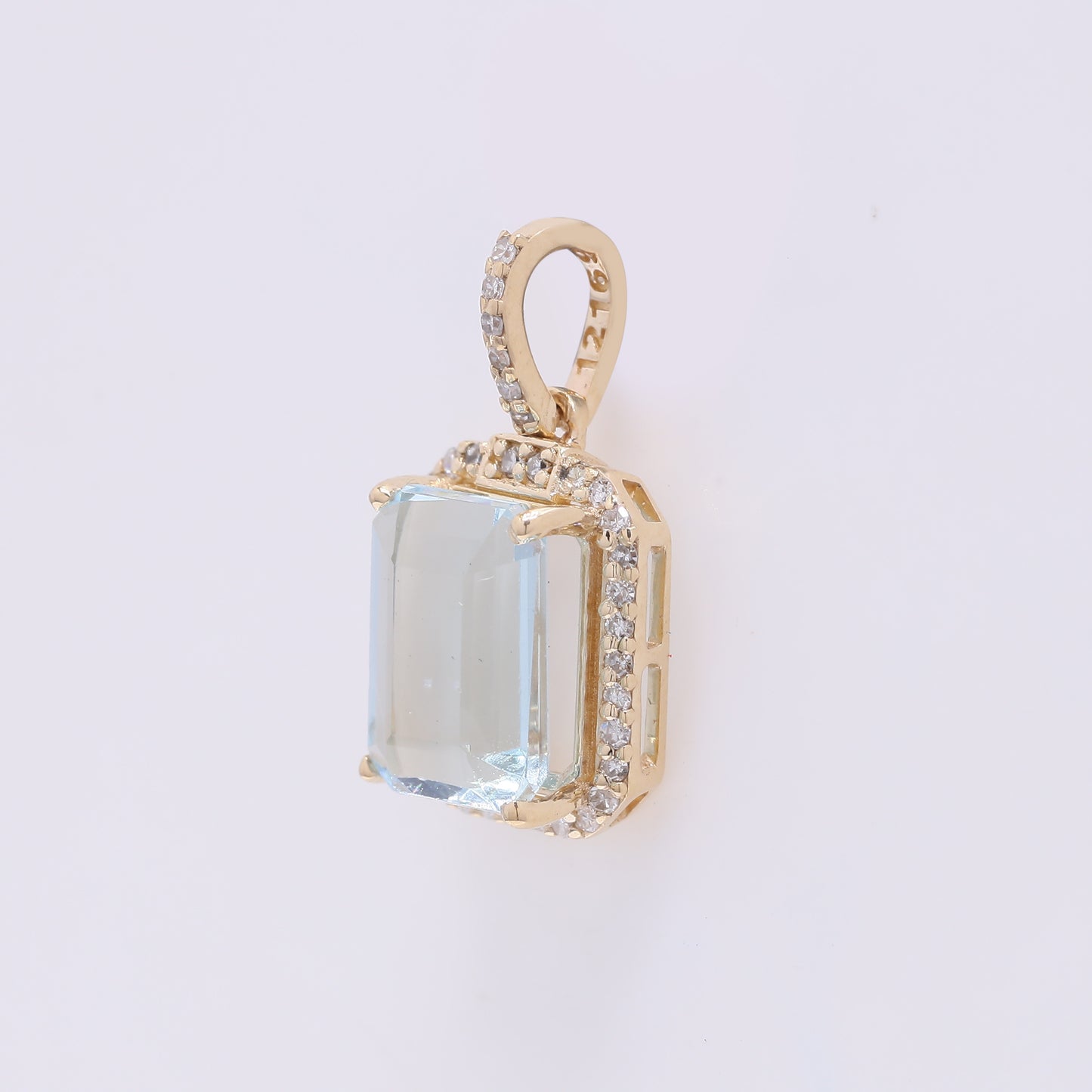 2.22 Ct Octagon Step Cut Natural Aquamarine 14K Gold Pendant