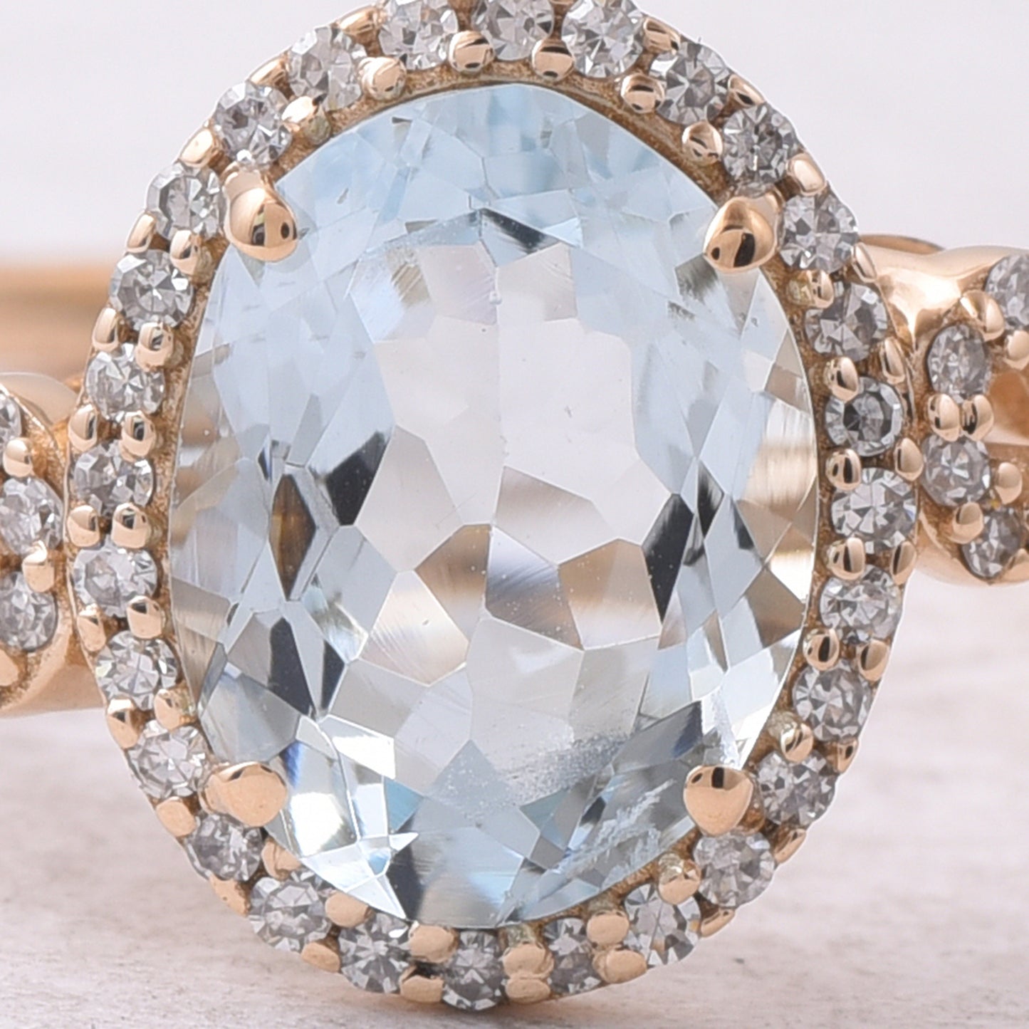 1.63 Ct Oval Mixed Cut Natural Aquamarine 14K Gold Ring