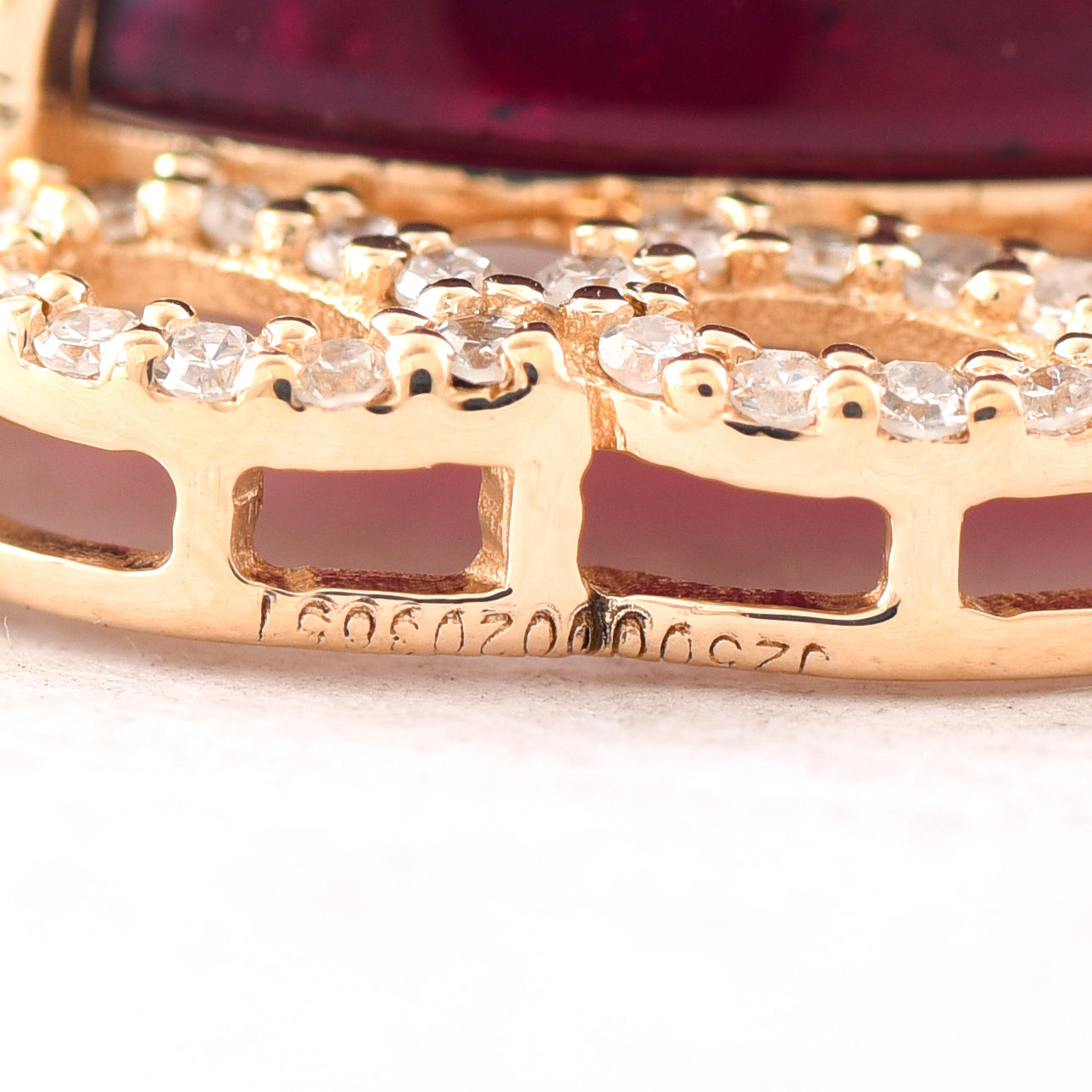 14.43 Ct Oval Cabochon Cut Natural Tourmaline 14K Gold Pendant