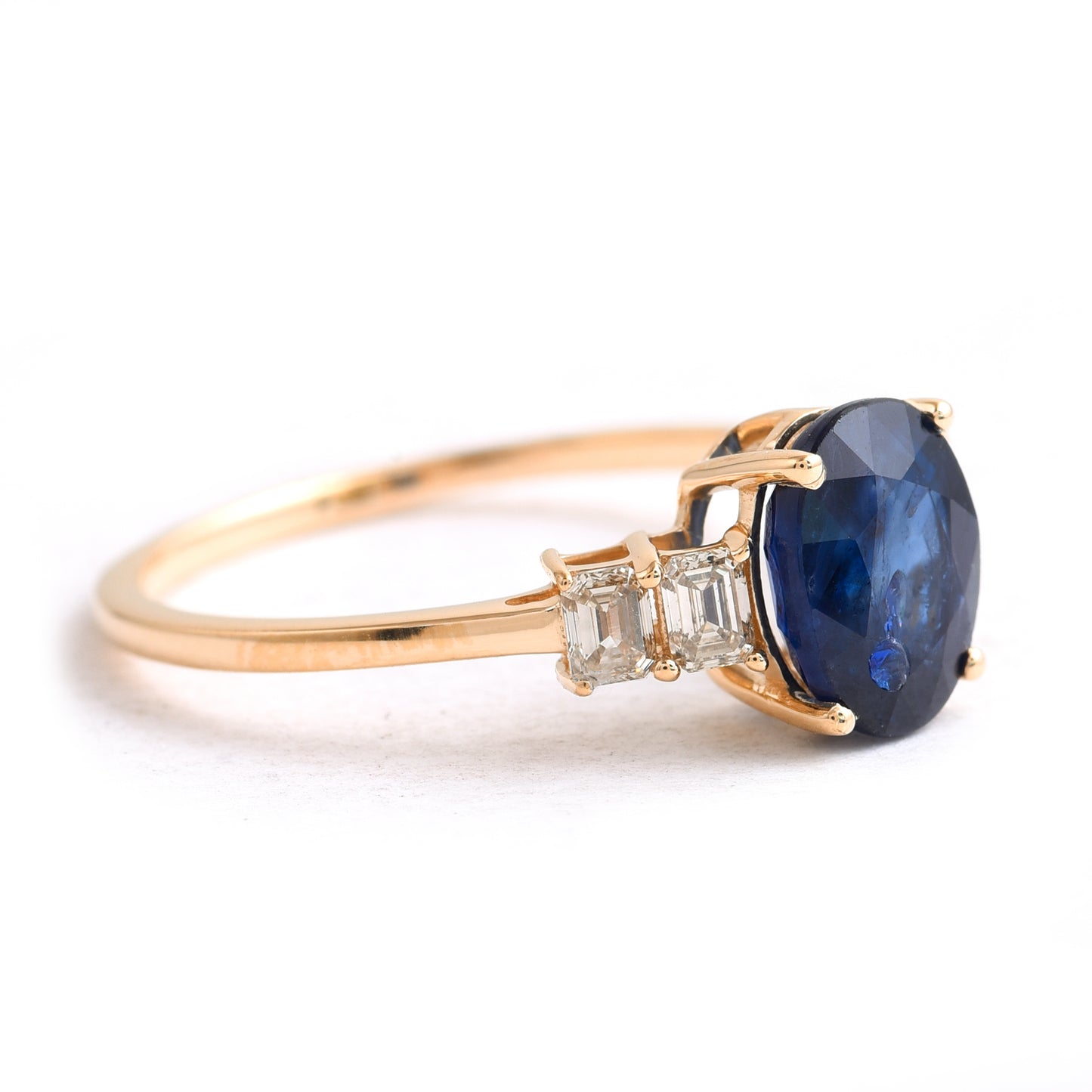 2.18 Ct Oval Sapphire 14K Gold Ring