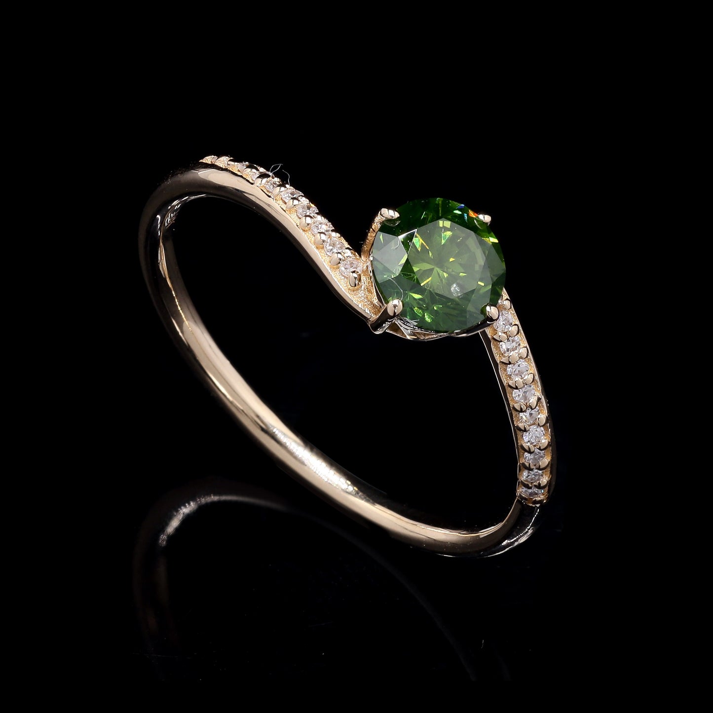 0.70 Ct Round Green Diamond 14K Gold Ring