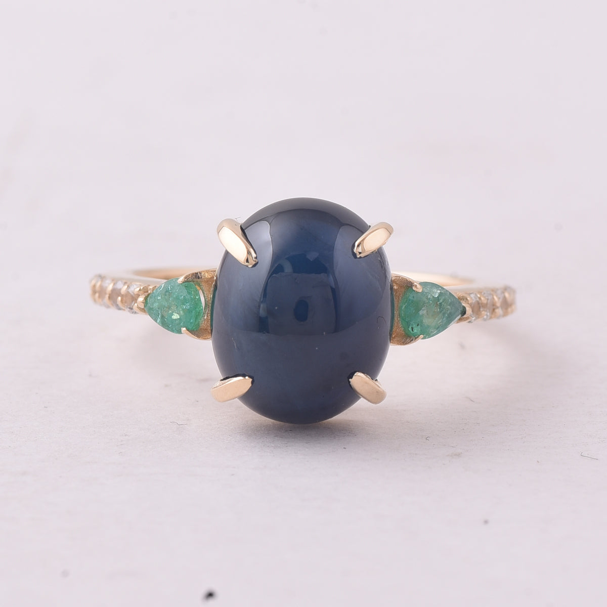 6.99 Ct Oval Sapphire 9K Gold Ring