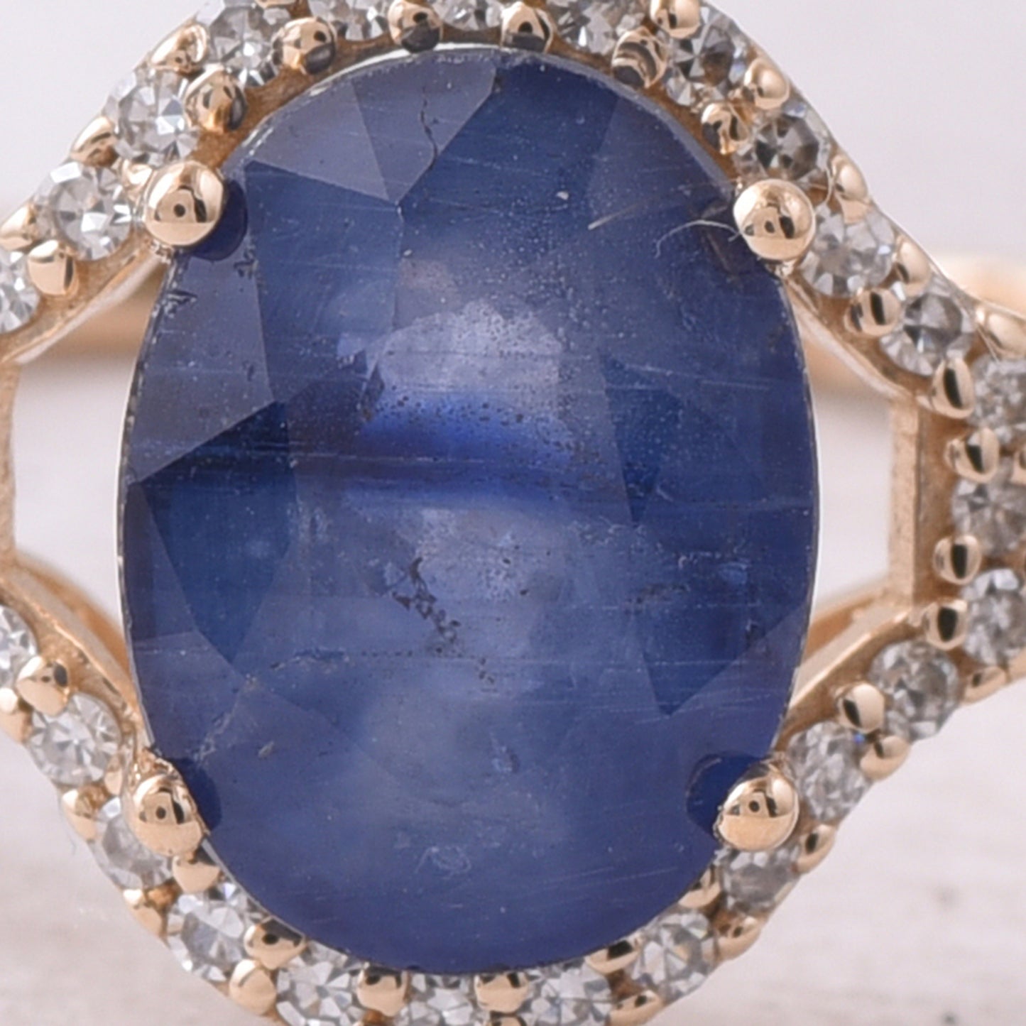 2.16 Ct Oval Natural Sapphire 14K Gold Ring