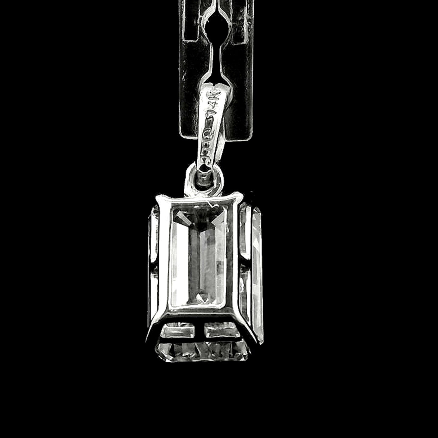 2.72 Carats Lab Grown Diamond 14K Gold Pendant