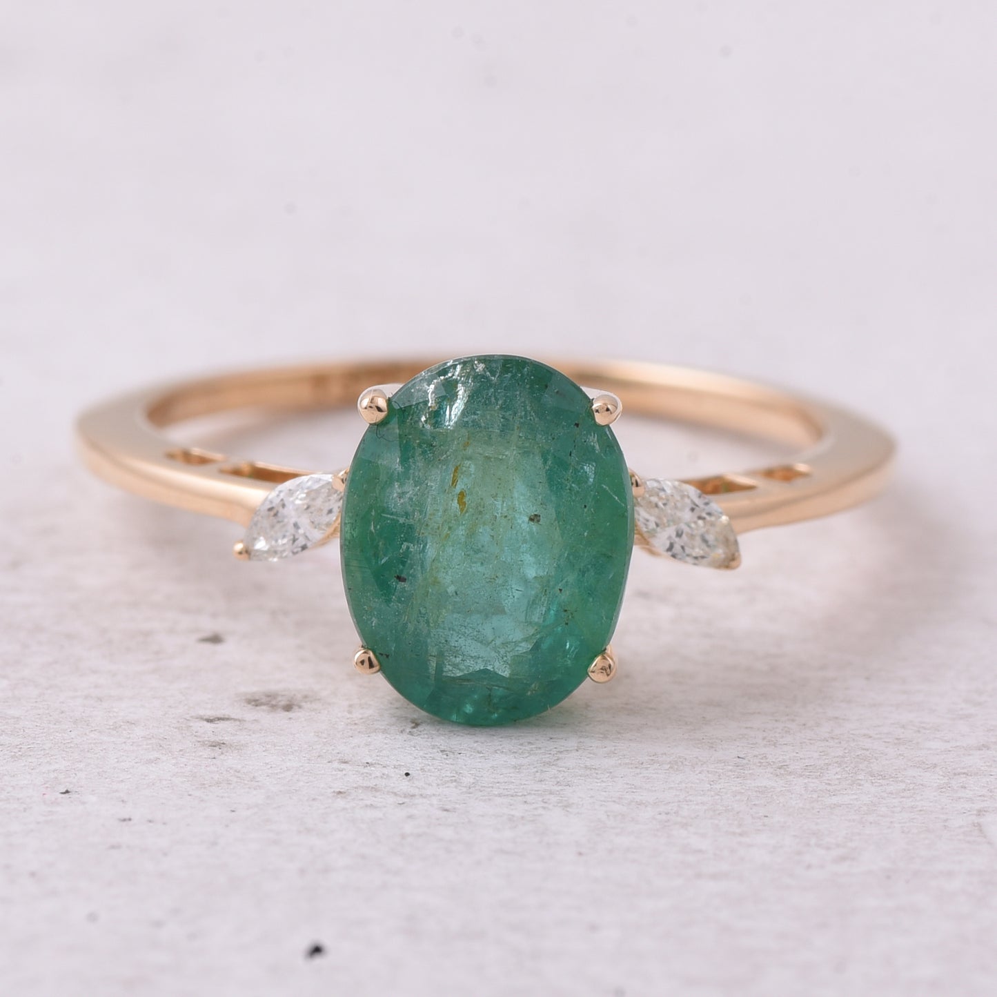 2.00 Ct Oval Natural Emerald 14K Gold Ring