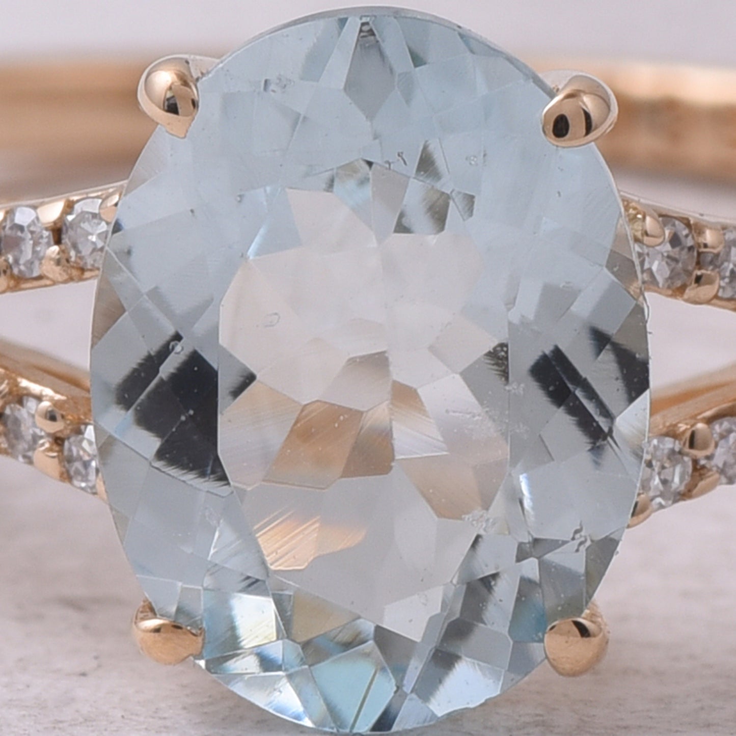 1.69 Ct Oval Mixed Cut Natural Aquamarine 14K Gold Ring