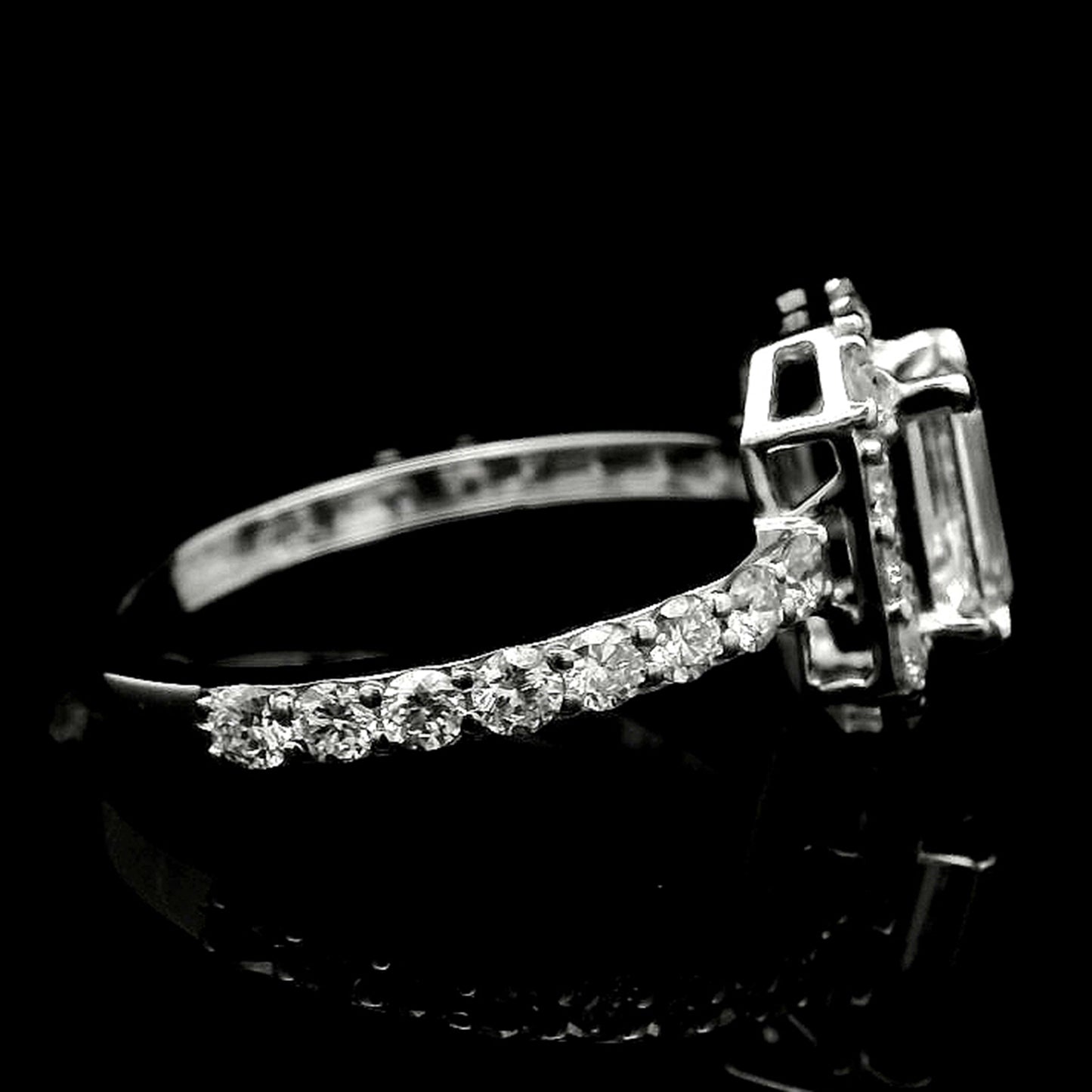 1.93 Carats Lab Grown Diamond 14K Gold Ring