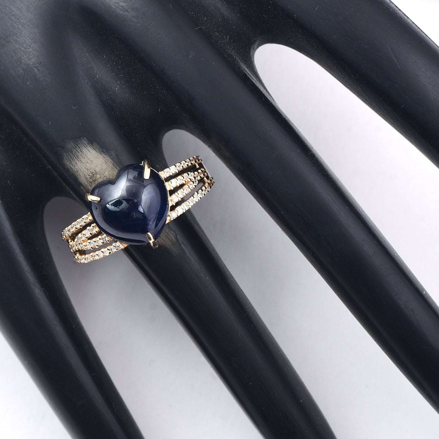 5.69 Ct Heart Cabochon Natural Sapphire 14K Gold Ring