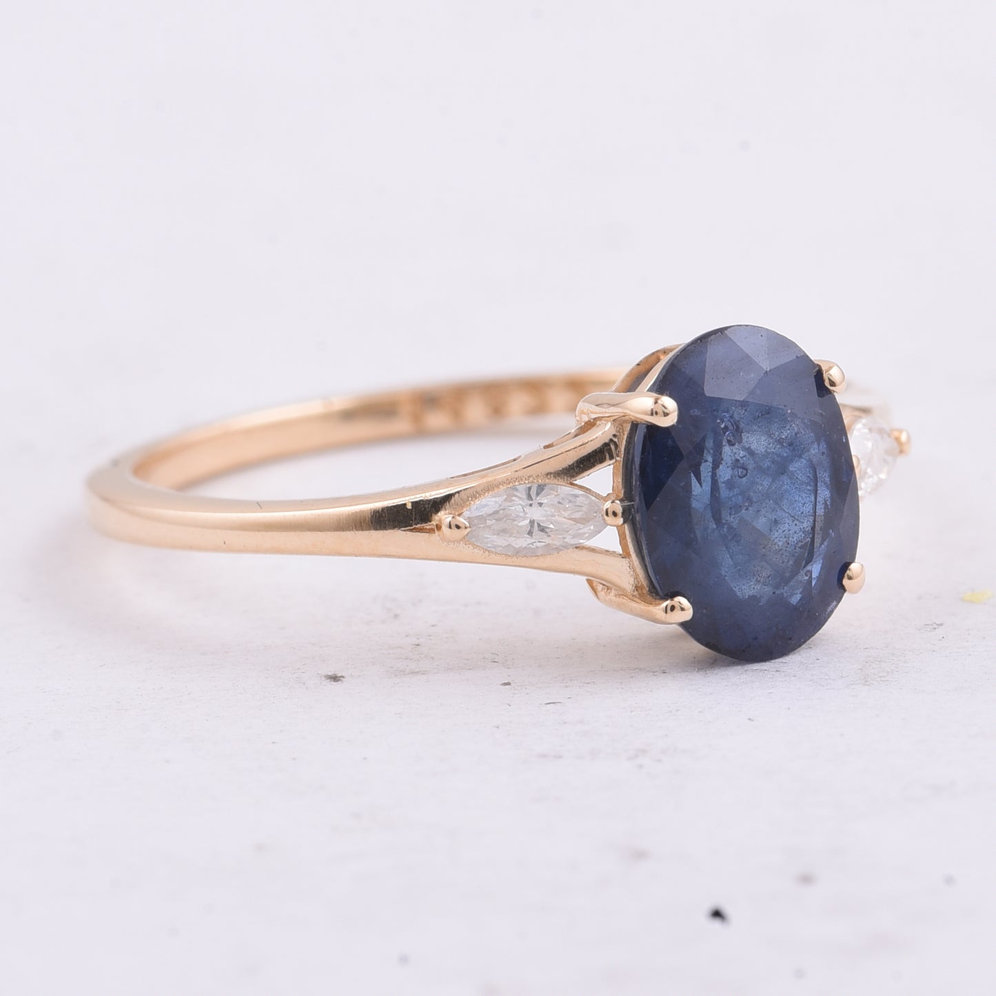 1.83 Ct Oval Natural Sapphire 14K Gold Ring