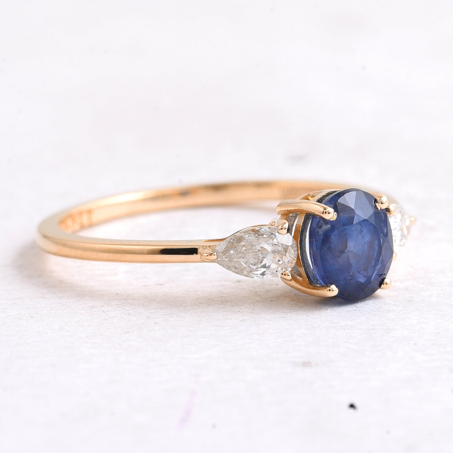 1.40 Ct Oval Mixed Cut Natural Sapphire 14K Gold Ring