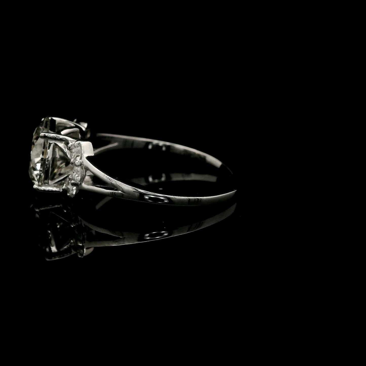 2.19 Carats Lab Grown Diamond 14K Gold Ring