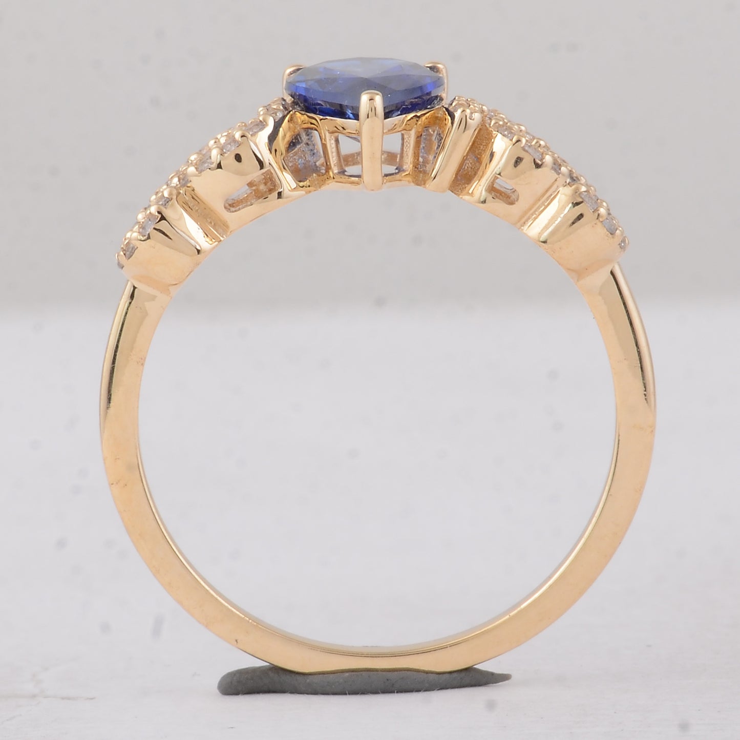 1.32 Ct Pear Sapphire 9K Gold Ring