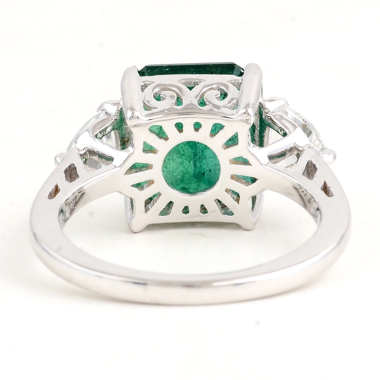 6.00 Carat Natural Beryl Emerald 14K Gold Ring